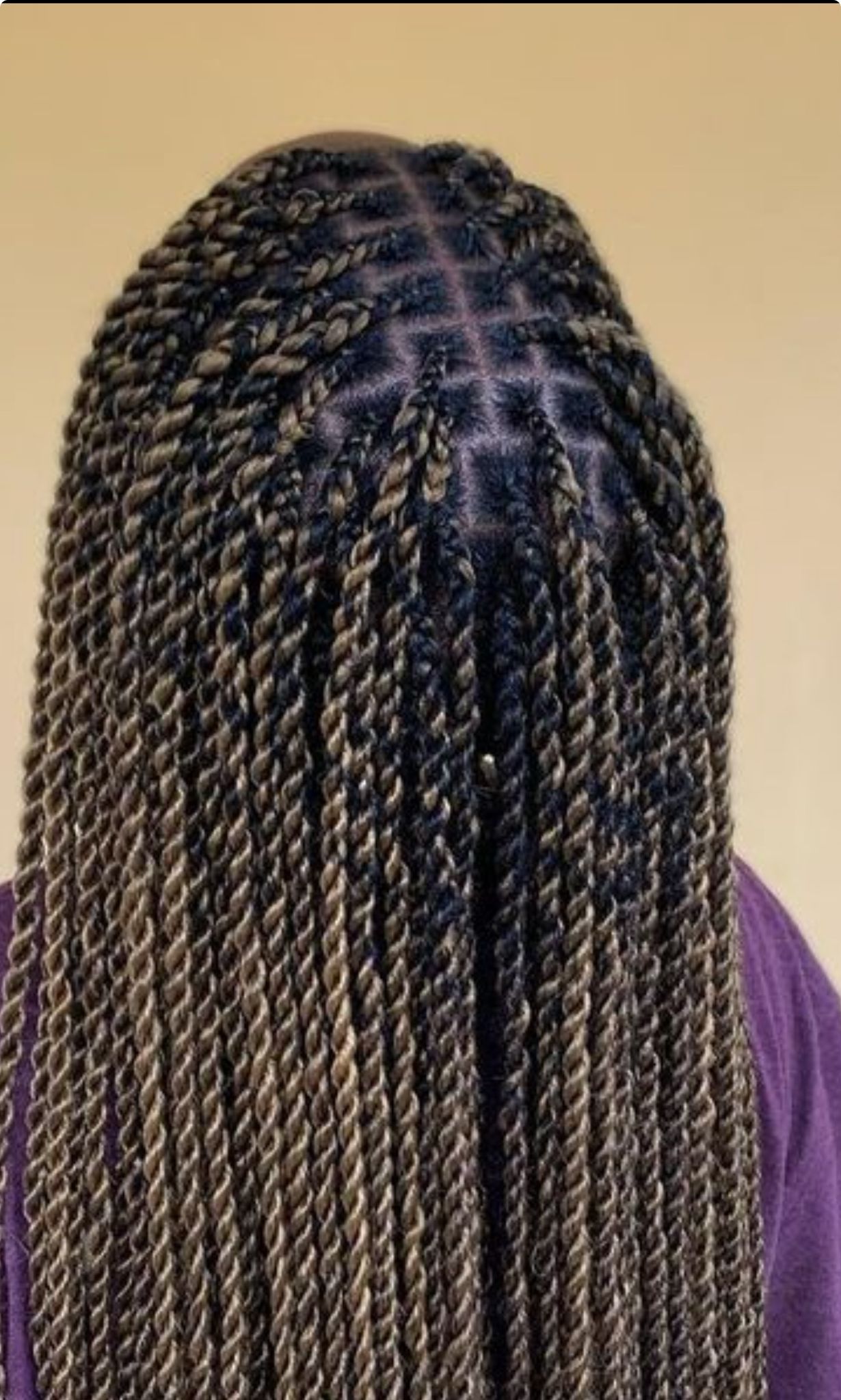 Medium knotless twist (Butt length)